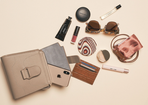 First Date: The essentials to have in your purse - Grand Central